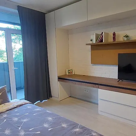 Apartment чудова, стильна студія біля вднг *
